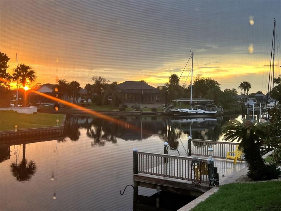 For Sale: $859,900 (3 beds, 3 baths, 2137 Square Feet)