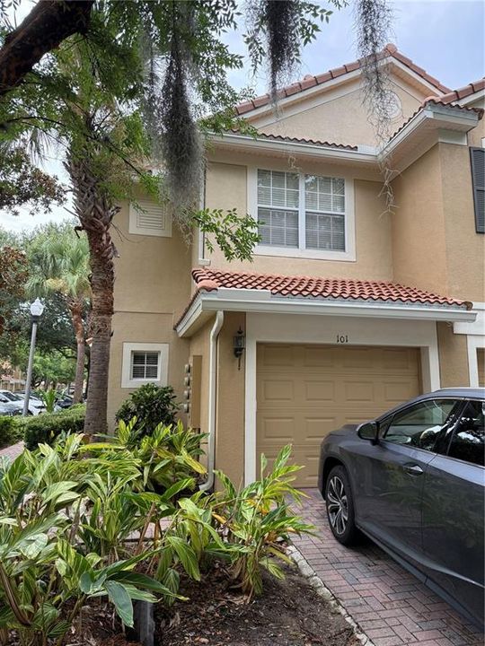 En Renta: $2,300 (3 camas, 2 baños, 1665 Pies cuadrados)