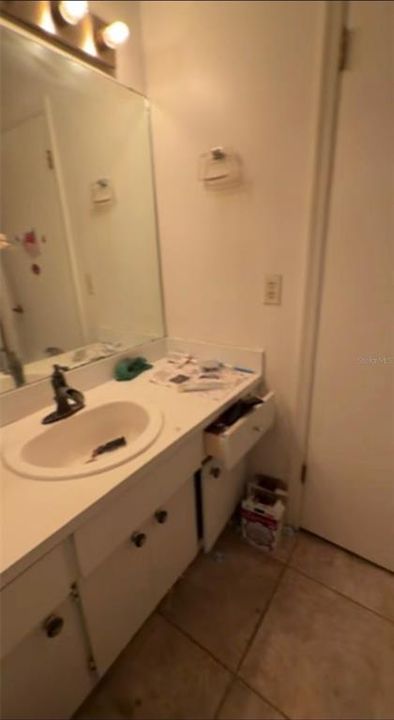 For Sale: $230,000 (3 beds, 2 baths, 1951 Square Feet)