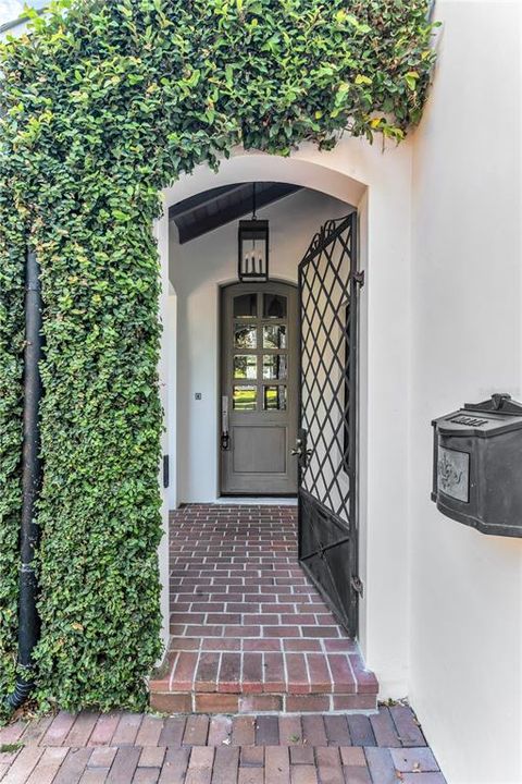 For Sale: $2,699,000 (5 beds, 4 baths, 4410 Square Feet)