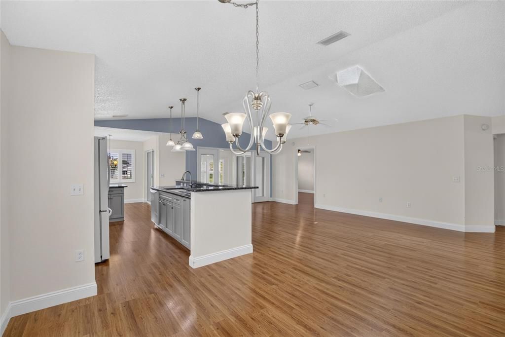 Activo con contrato: $309,900 (2 camas, 2 baños, 1775 Pies cuadrados)