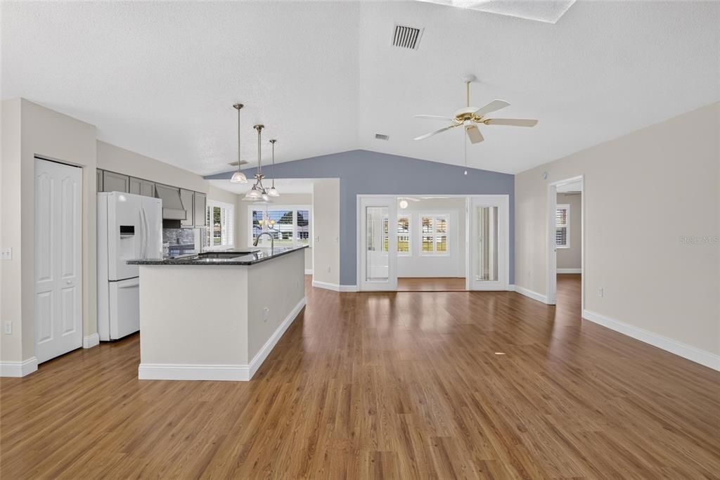 Activo con contrato: $309,900 (2 camas, 2 baños, 1775 Pies cuadrados)