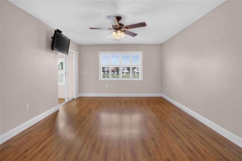 Activo con contrato: $309,900 (2 camas, 2 baños, 1775 Pies cuadrados)