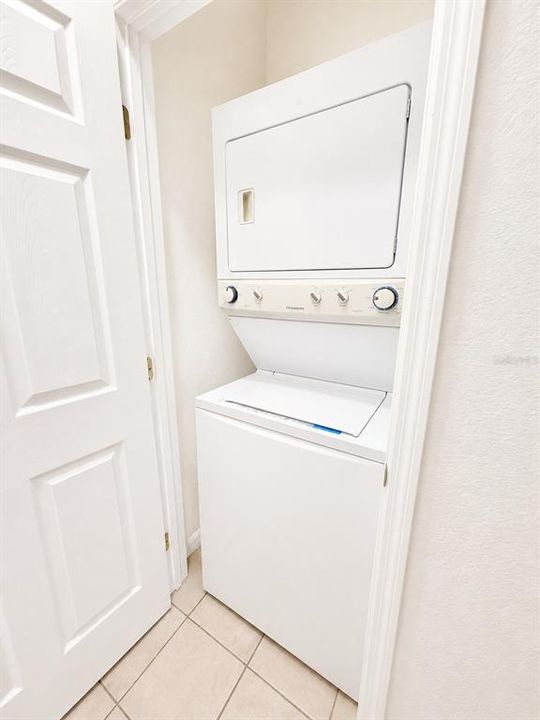 В аренду: $1,600 (2 спален, 2 ванн, 1218 Квадратных фут)