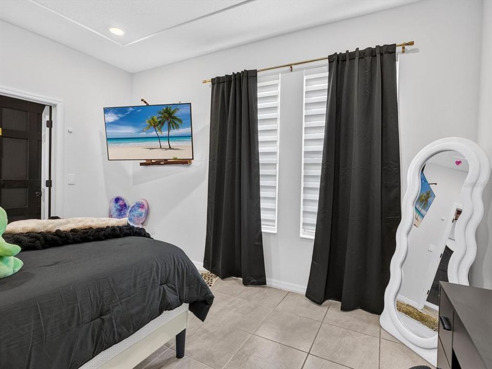 En Venta: $475,000 (4 camas, 2 baños, 1860 Pies cuadrados)