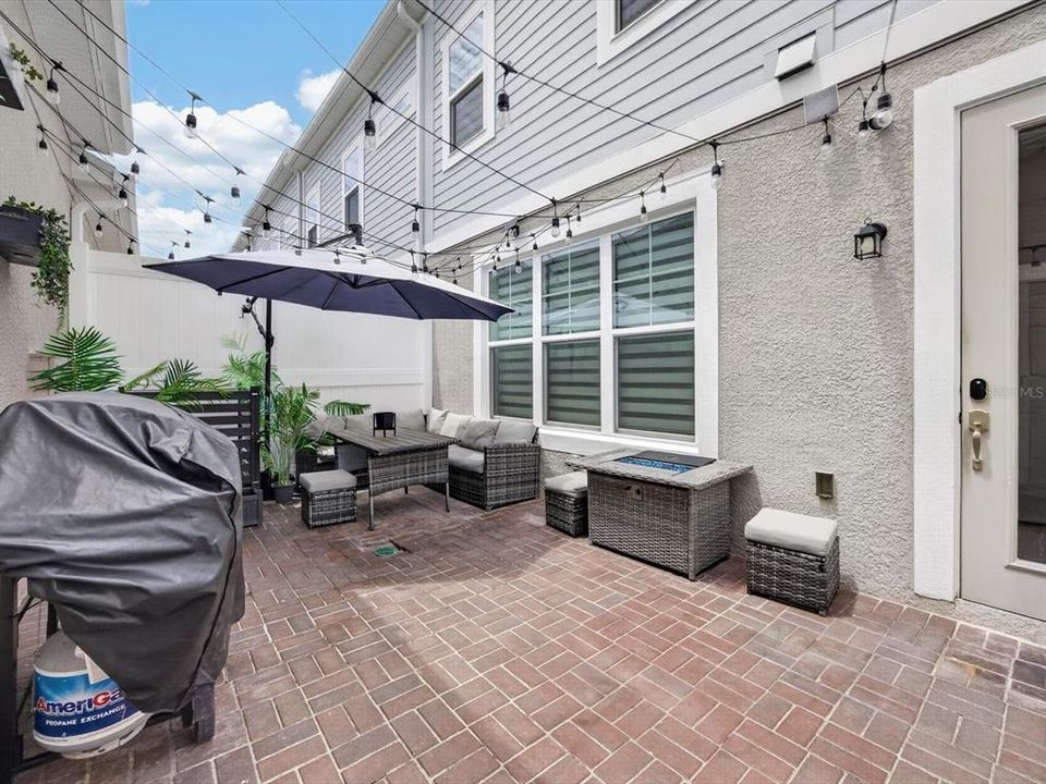 En Venta: $475,000 (4 camas, 2 baños, 1860 Pies cuadrados)