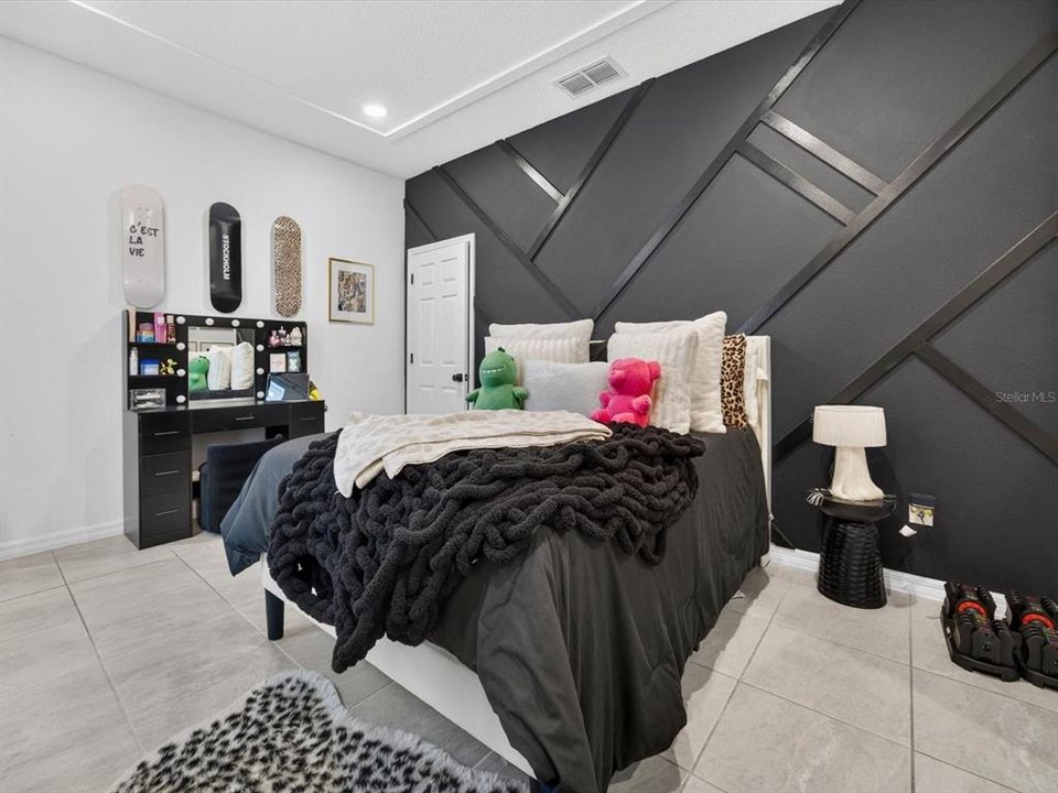 En Venta: $475,000 (4 camas, 2 baños, 1860 Pies cuadrados)