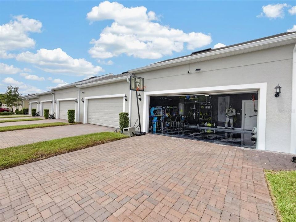 En Venta: $475,000 (4 camas, 2 baños, 1860 Pies cuadrados)