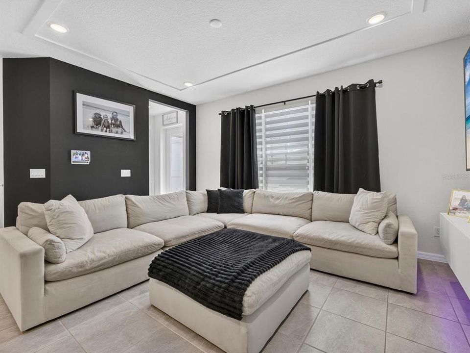 En Venta: $475,000 (4 camas, 2 baños, 1860 Pies cuadrados)