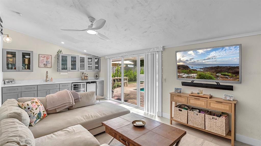 En Venta: $715,000 (3 camas, 2 baños, 1620 Pies cuadrados)