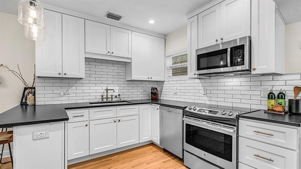 En Venta: $715,000 (3 camas, 2 baños, 1620 Pies cuadrados)