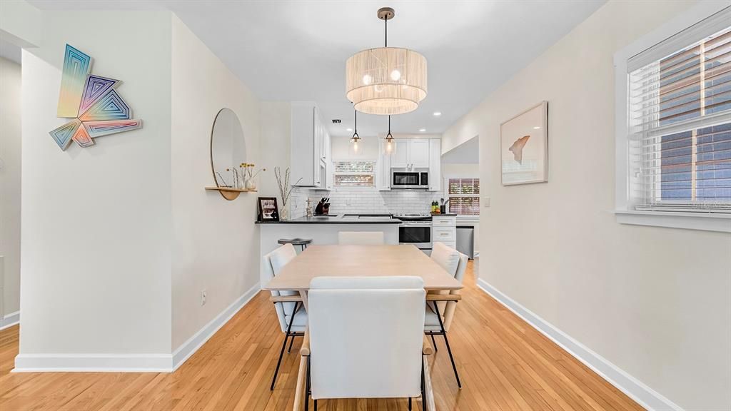 En Venta: $715,000 (3 camas, 2 baños, 1620 Pies cuadrados)