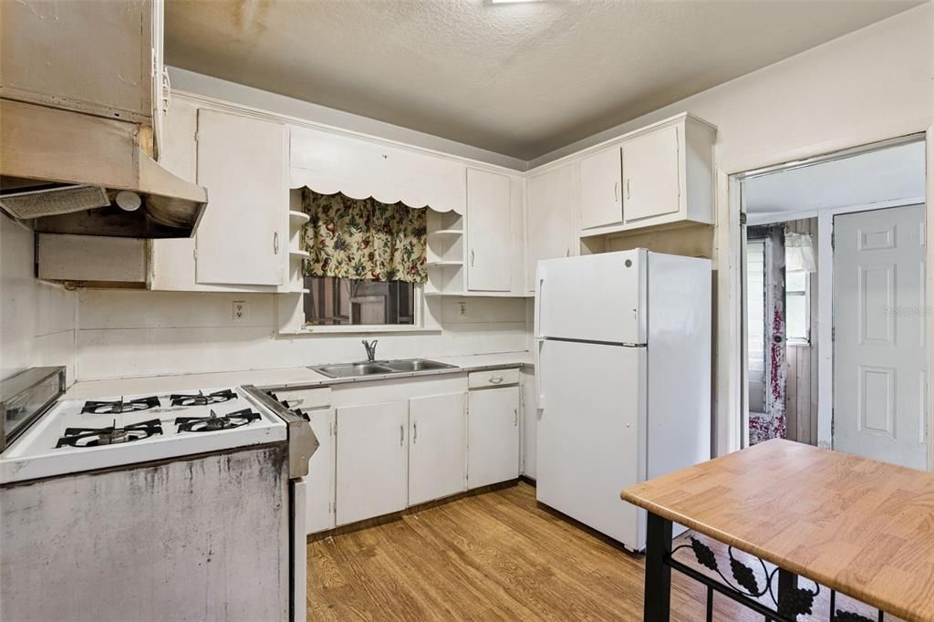 En Venta: $190,000 (2 camas, 1 baños, 912 Pies cuadrados)