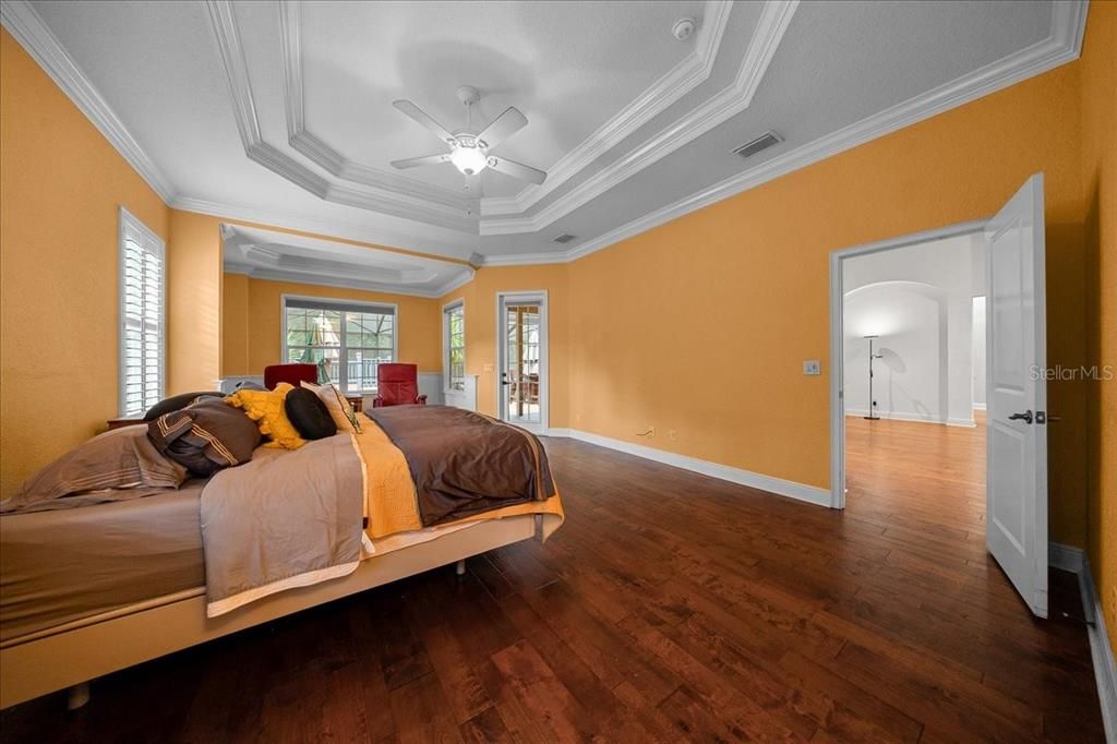 En Venta: $679,900 (4 camas, 3 baños, 2726 Pies cuadrados)