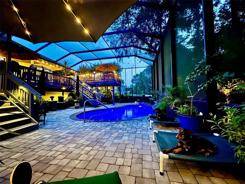 En Venta: $679,900 (4 camas, 3 baños, 2726 Pies cuadrados)