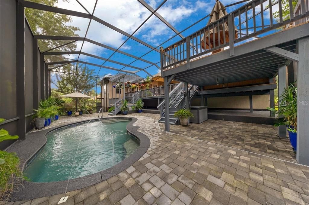 En Venta: $679,900 (4 camas, 3 baños, 2726 Pies cuadrados)