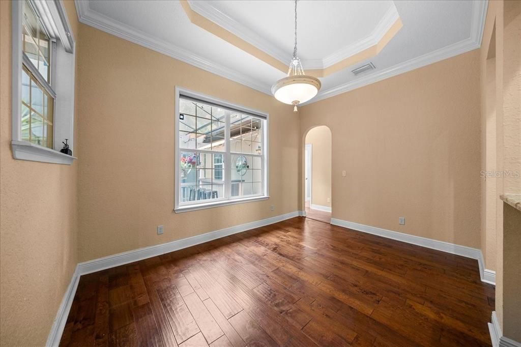 En Venta: $679,900 (4 camas, 3 baños, 2726 Pies cuadrados)