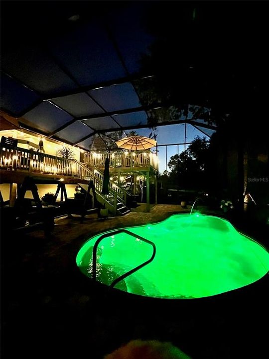 En Venta: $679,900 (4 camas, 3 baños, 2726 Pies cuadrados)