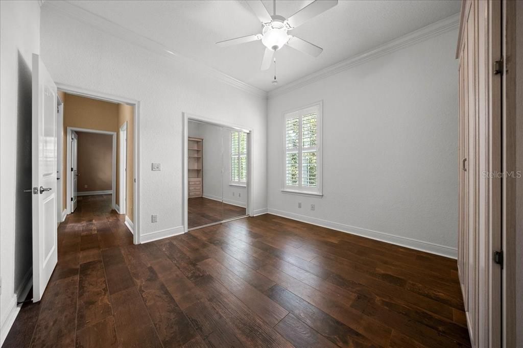En Venta: $679,900 (4 camas, 3 baños, 2726 Pies cuadrados)