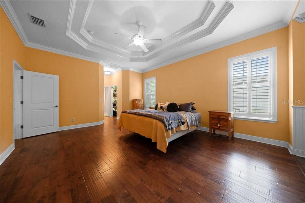 En Venta: $679,900 (4 camas, 3 baños, 2726 Pies cuadrados)