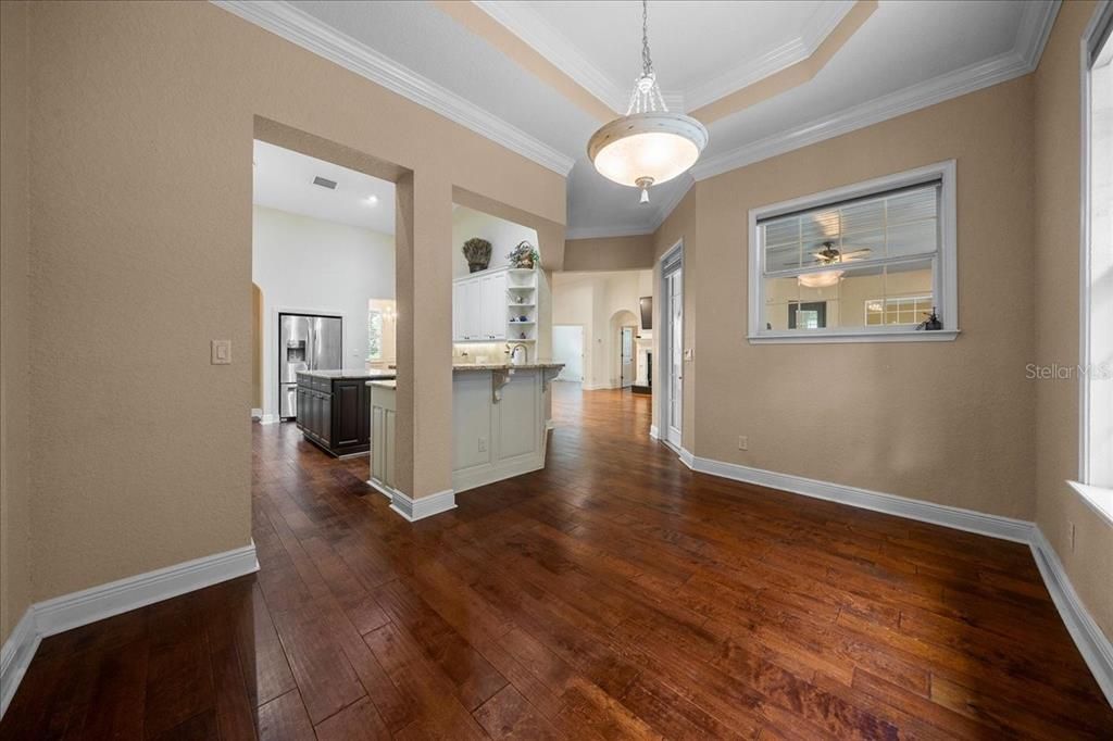 En Venta: $679,900 (4 camas, 3 baños, 2726 Pies cuadrados)
