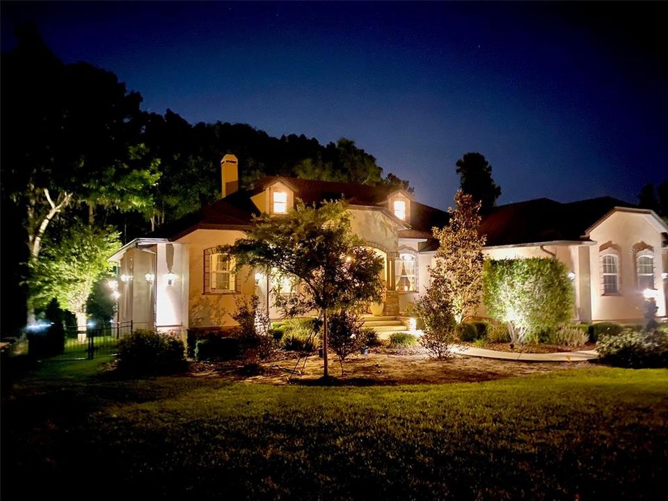 En Venta: $679,900 (4 camas, 3 baños, 2726 Pies cuadrados)