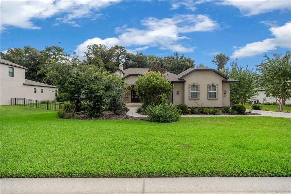 En Venta: $679,900 (4 camas, 3 baños, 2726 Pies cuadrados)