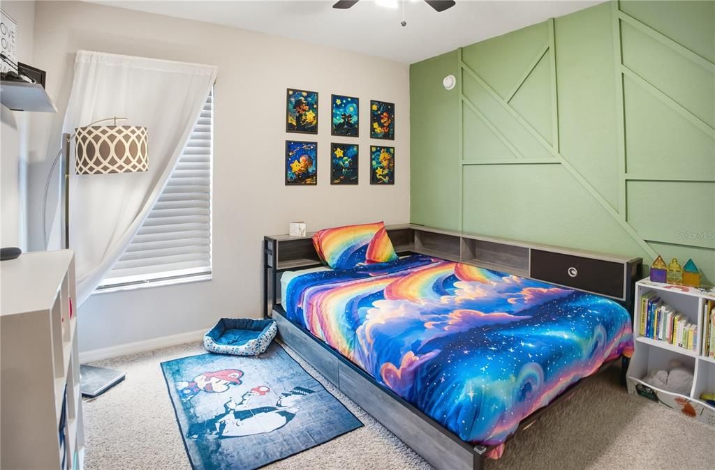 Activo con contrato: $329,900 (4 camas, 2 baños, 1715 Pies cuadrados)