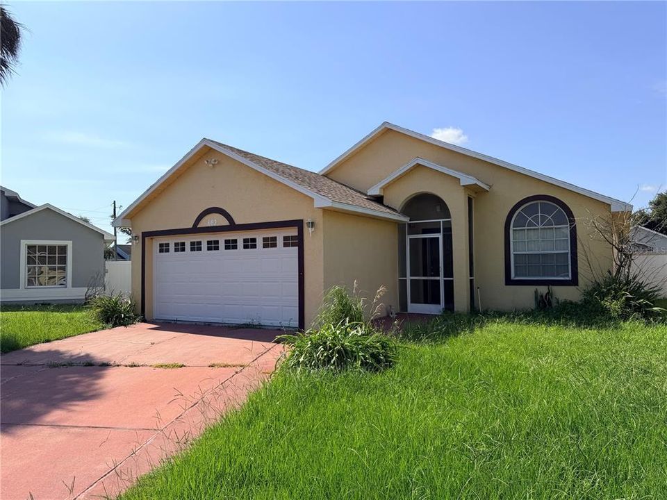 For Sale: $315,000 (3 beds, 2 baths, 1226 Square Feet)