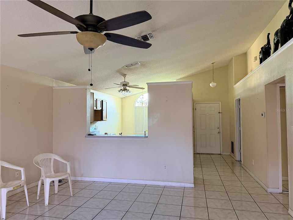 For Sale: $315,000 (3 beds, 2 baths, 1226 Square Feet)