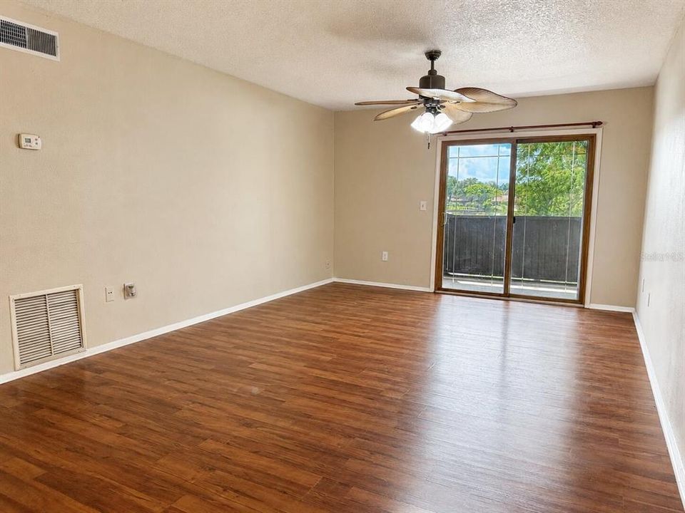 En Venta: $149,000 (3 camas, 2 baños, 1112 Pies cuadrados)