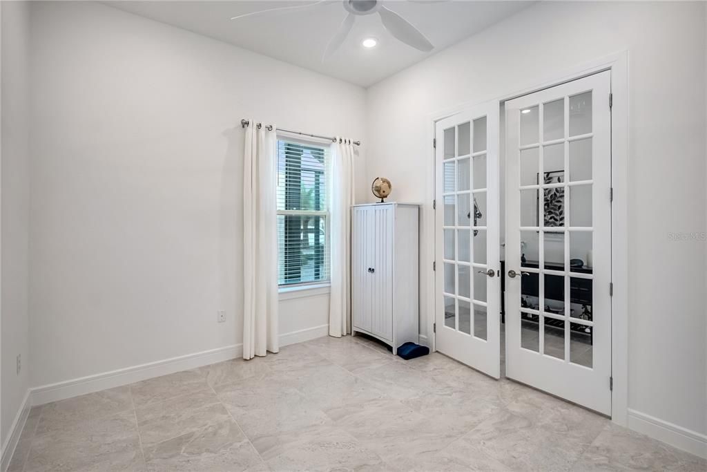 En Venta: $775,000 (3 camas, 3 baños, 2523 Pies cuadrados)