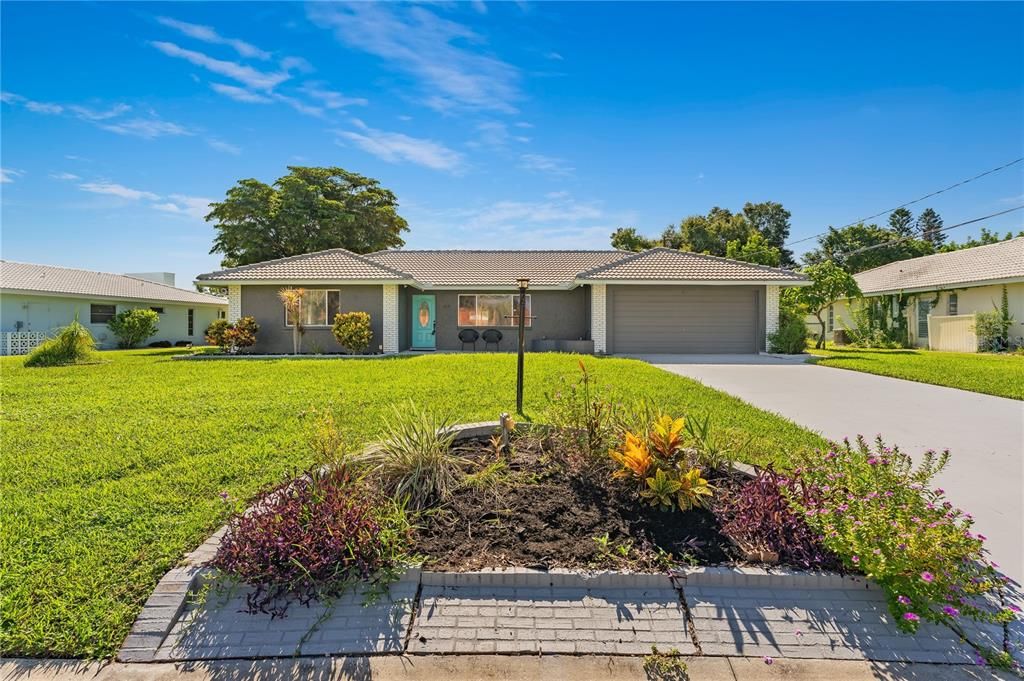На продажу: $449,000 (4 спален, 3 ванн, 1985 Квадратных фут)