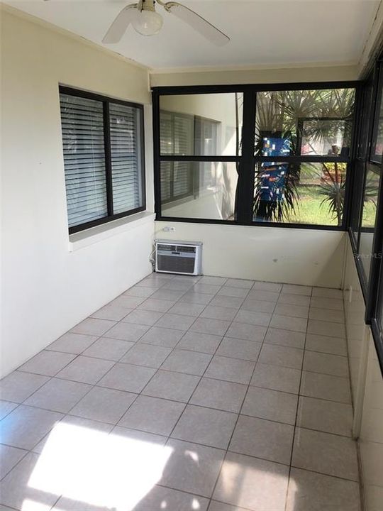 For Sale: $298,000 (2 beds, 2 baths, 1196 Square Feet)