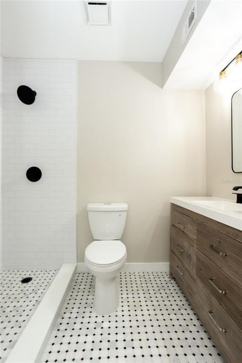 For Rent: $2,000 (2 beds, 2 baths, 940 Square Feet)