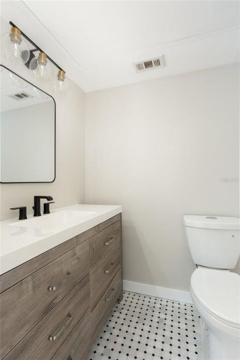 For Rent: $2,000 (2 beds, 2 baths, 940 Square Feet)