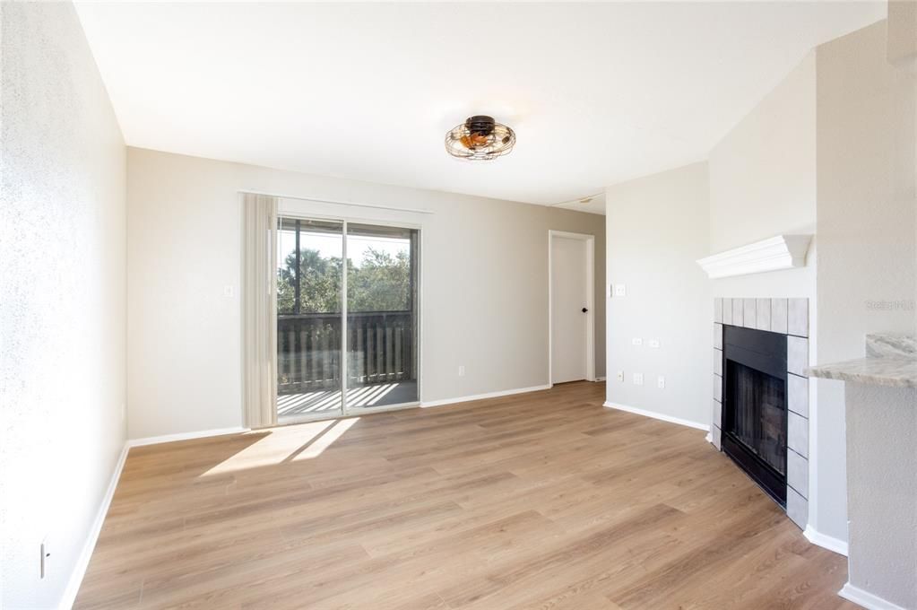 For Rent: $2,000 (2 beds, 2 baths, 940 Square Feet)