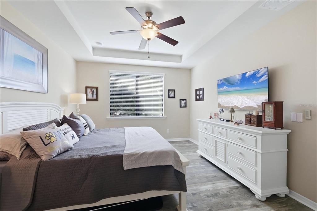 For Sale: $449,000 (3 beds, 2 baths, 1901 Square Feet)