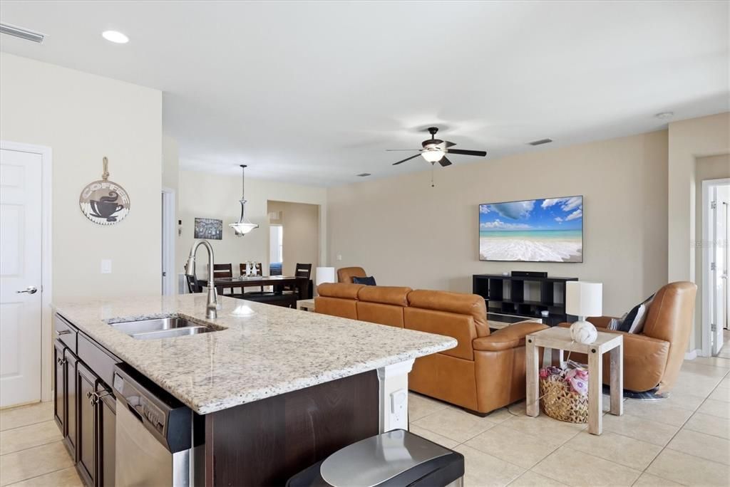 For Sale: $449,000 (3 beds, 2 baths, 1901 Square Feet)