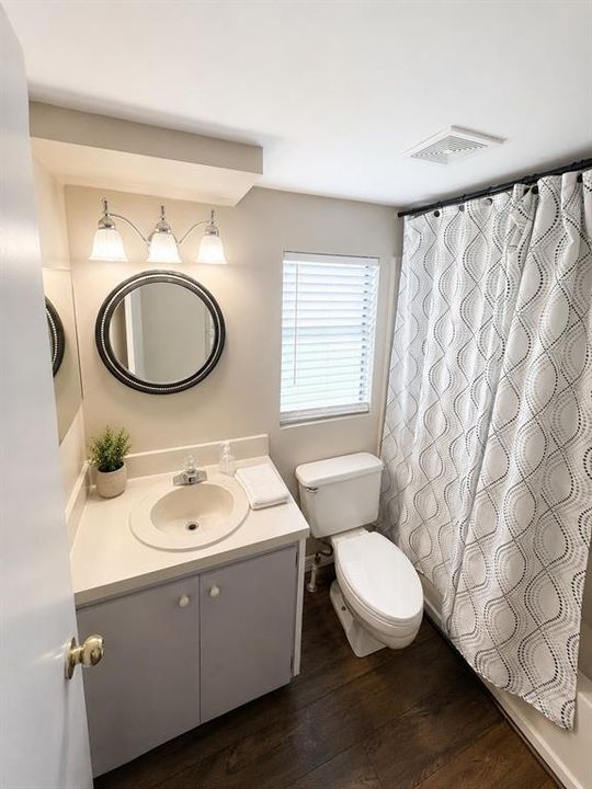 For Sale: $249,000 (1 beds, 0 baths, 1172 Square Feet)