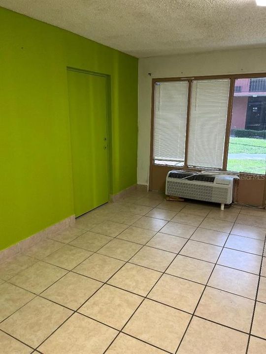 For Sale: $78,000 (1 beds, 1 baths, 351 Square Feet)