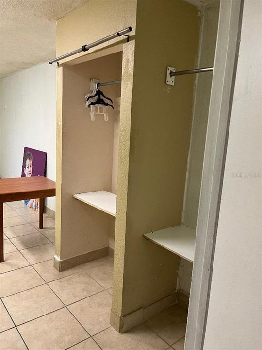 For Sale: $78,000 (1 beds, 1 baths, 351 Square Feet)
