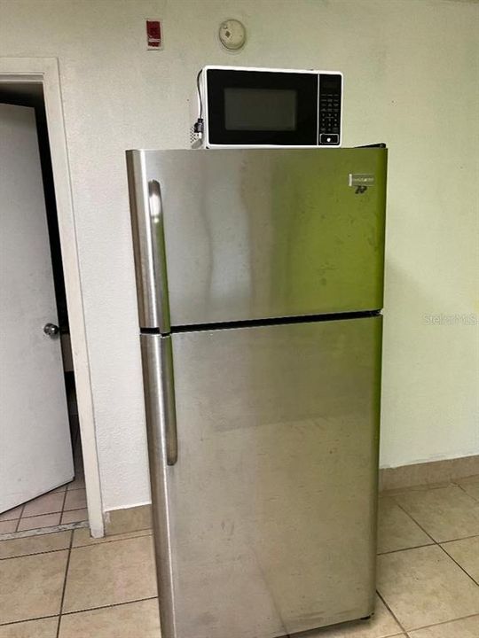 For Sale: $78,000 (1 beds, 1 baths, 351 Square Feet)