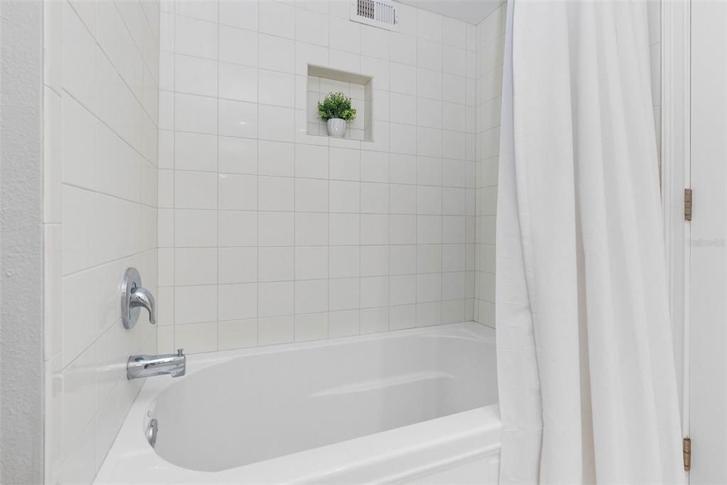 En Venta: $369,900 (2 camas, 2 baños, 1385 Pies cuadrados)