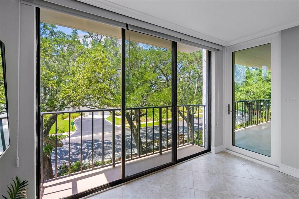 En Venta: $369,900 (2 camas, 2 baños, 1385 Pies cuadrados)