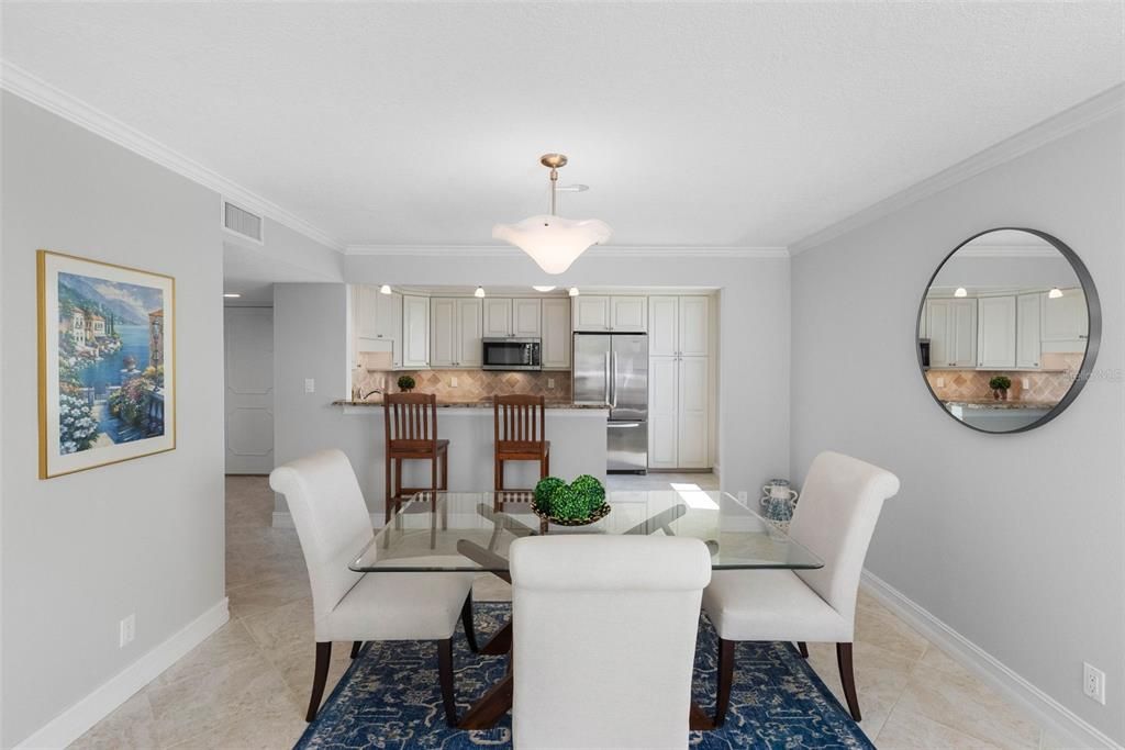 En Venta: $369,900 (2 camas, 2 baños, 1385 Pies cuadrados)
