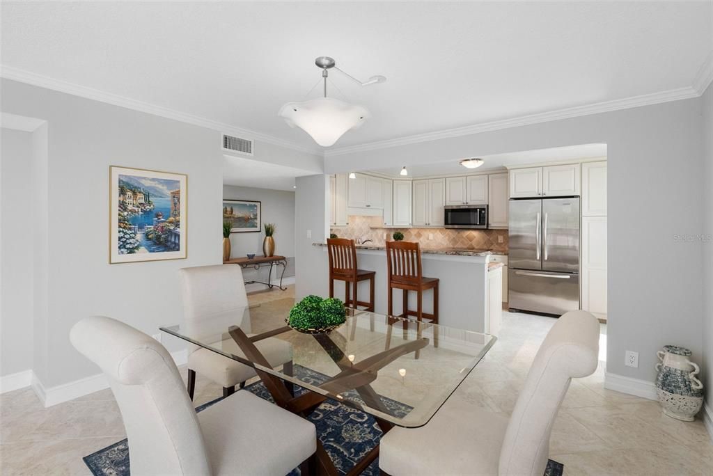 En Venta: $369,900 (2 camas, 2 baños, 1385 Pies cuadrados)