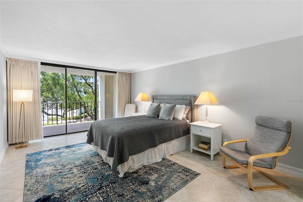 En Venta: $369,900 (2 camas, 2 baños, 1385 Pies cuadrados)