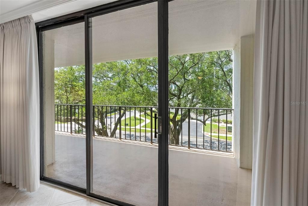 En Venta: $369,900 (2 camas, 2 baños, 1385 Pies cuadrados)