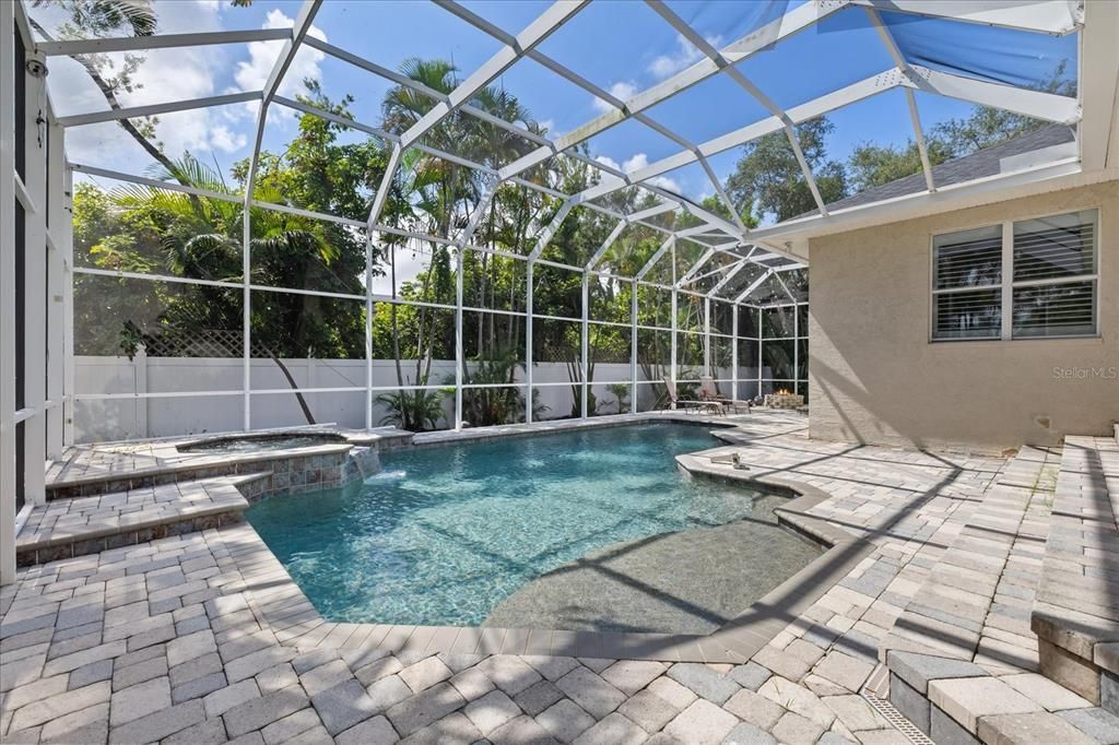 En Venta: $1,250,000 (4 camas, 3 baños, 2674 Pies cuadrados)